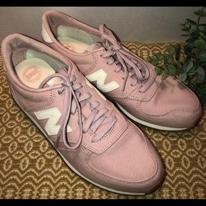 Women’s new balance tennis shoes